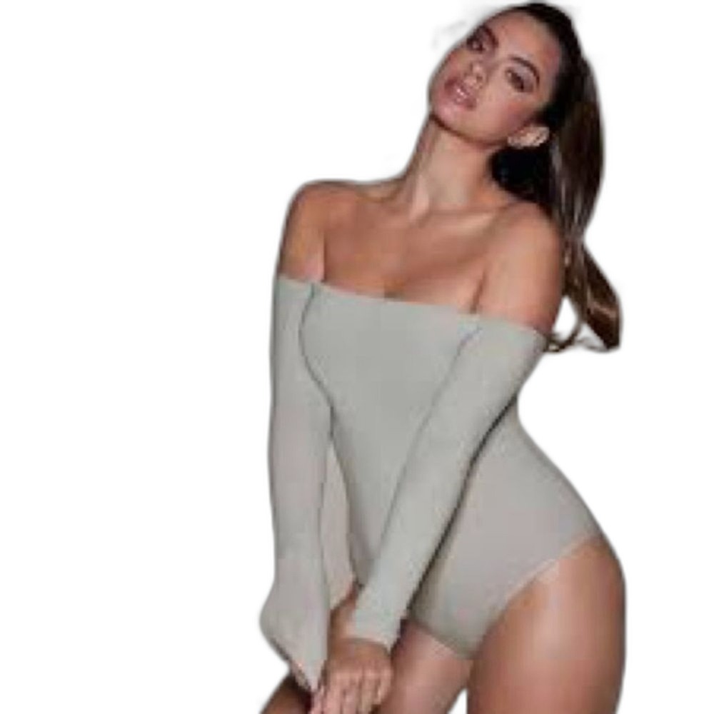 Skims essential bodysuit off shoulder light grey size small medium ladies